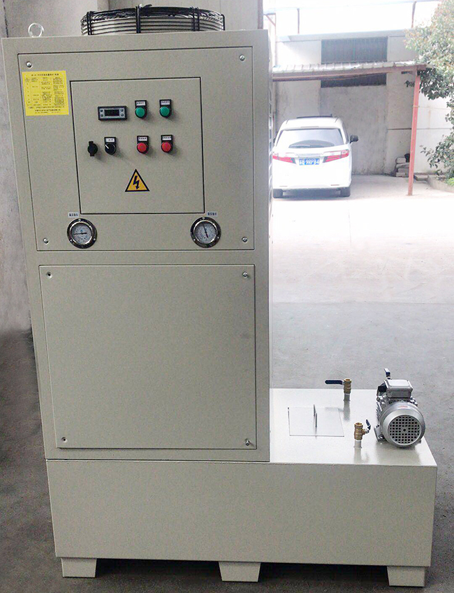 嚴寒降溫天氣，油冷機該怎樣防凍“保暖”？